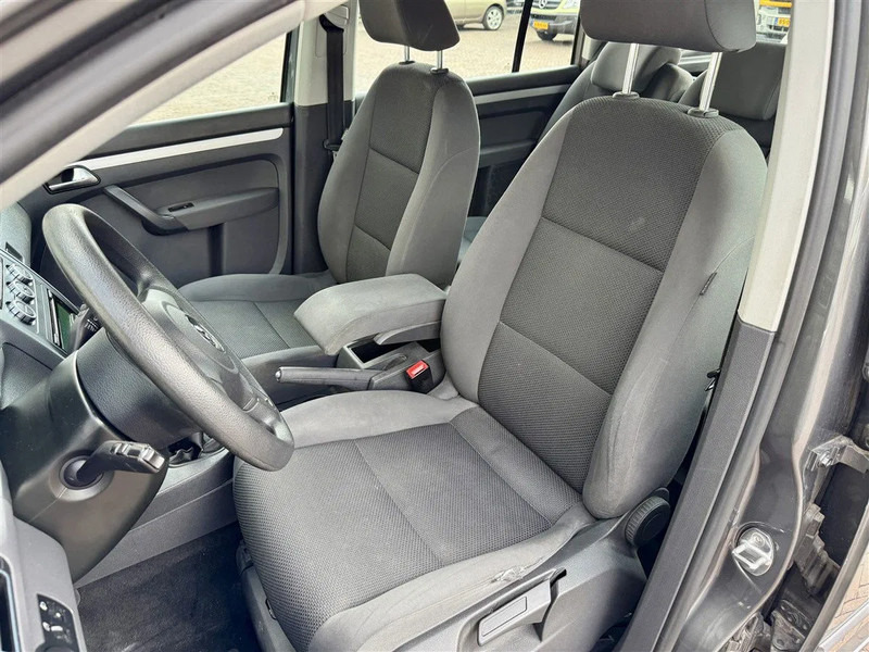 Volkswagen Touran 1.2 TSI 105pk 7 Pers LMV export - Personenwagen: afbeelding 5 Volkswagen Touran 1.2 TSI 105pk 7 Pers LMV export - Personenwagen: afbeelding 5