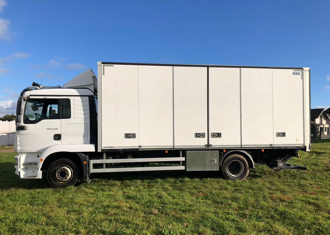 MAN 15.290 Winda Bok otwierany 18 Palet - Isotherm vrachtwagen: afbeelding 2 MAN 15.290 Winda Bok otwierany 18 Palet - Isotherm vrachtwagen: afbeelding 2