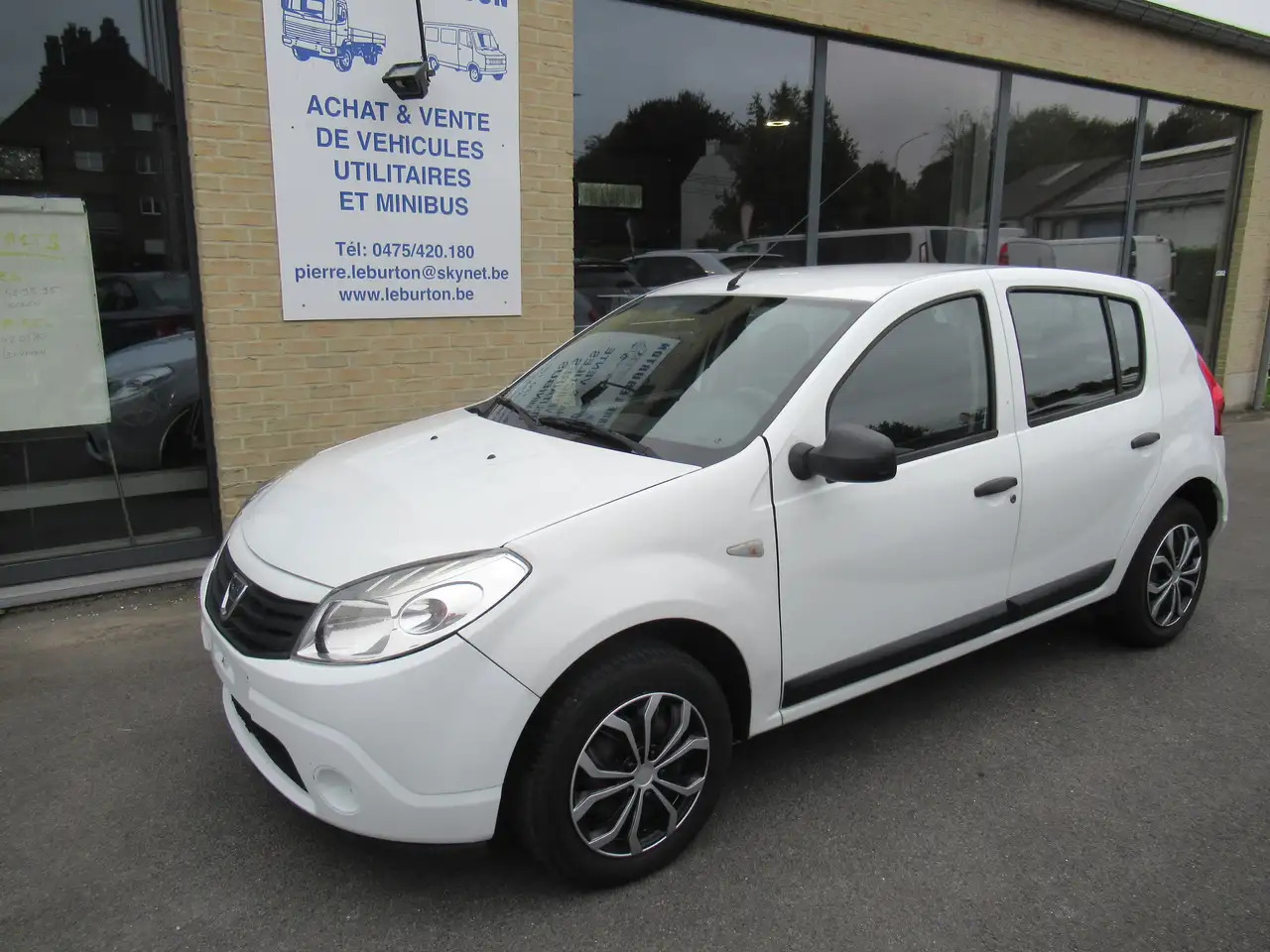 Dacia Sandero Sandero 1.2i Ambiance - Personenwagen: afbeelding 1 Dacia Sandero Sandero 1.2i Ambiance - Personenwagen: afbeelding 1