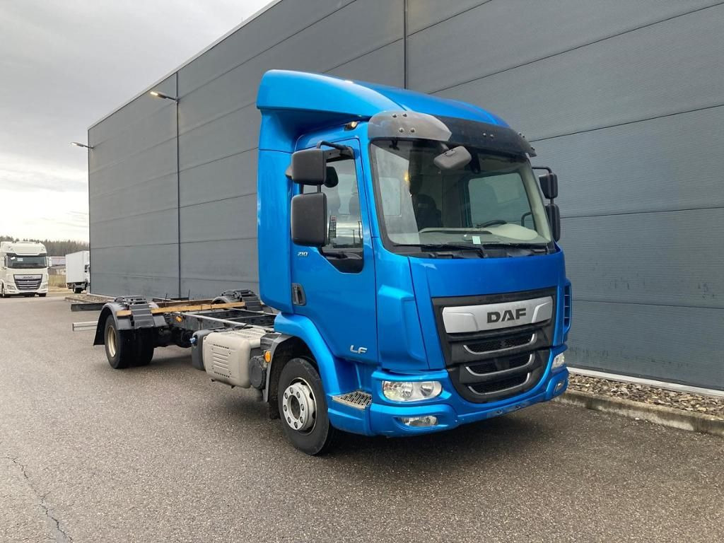 DAF LF 210 FA Standheizung / 5.00m Rd / 7.490kg DAF LF 210 FA Standheizung / 5.00m Rd / 7.490kg - Schuifzeilen vrachtwagen: afbeelding 1 DAF LF 210 FA Standheizung / 5.00m Rd / 7.490kg DAF LF 210 FA Standheizung / 5.00m Rd / 7.490kg - Schuifzeilen vrachtwagen: afbeelding 1