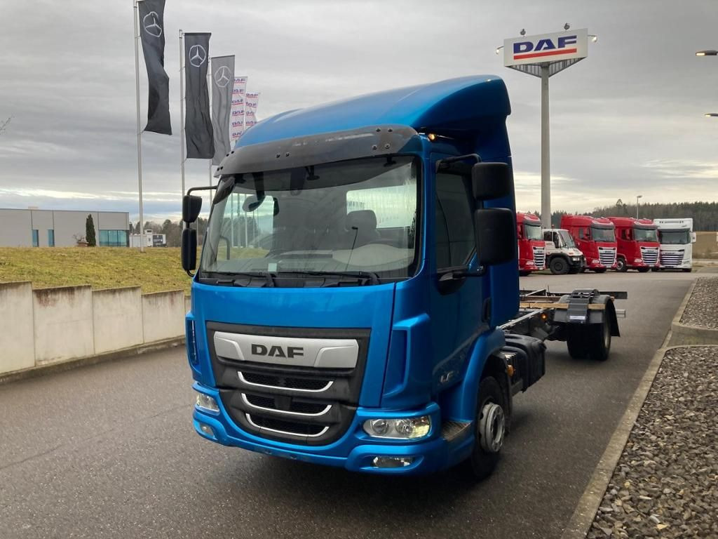 DAF LF 210 FA Standheizung / 5.00m Rd / 7.490kg DAF LF 210 FA Standheizung / 5.00m Rd / 7.490kg - Schuifzeilen vrachtwagen: afbeelding 4 DAF LF 210 FA Standheizung / 5.00m Rd / 7.490kg DAF LF 210 FA Standheizung / 5.00m Rd / 7.490kg - Schuifzeilen vrachtwagen: afbeelding 4