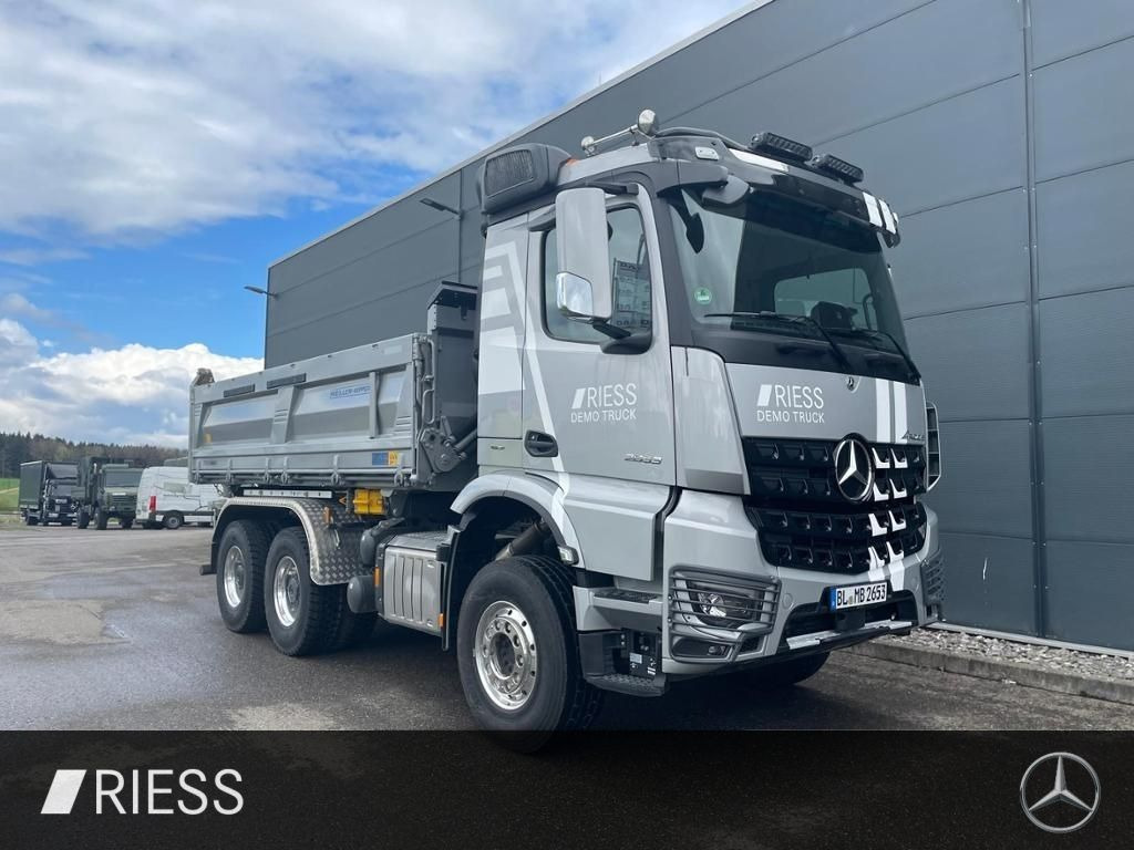 Mercedes-Benz Arocs 2653 K 6x4 Bordmatik AUT LM - Kipper vrachtwagen: afbeelding 2 Mercedes-Benz Arocs 2653 K 6x4 Bordmatik AUT LM - Kipper vrachtwagen: afbeelding 2