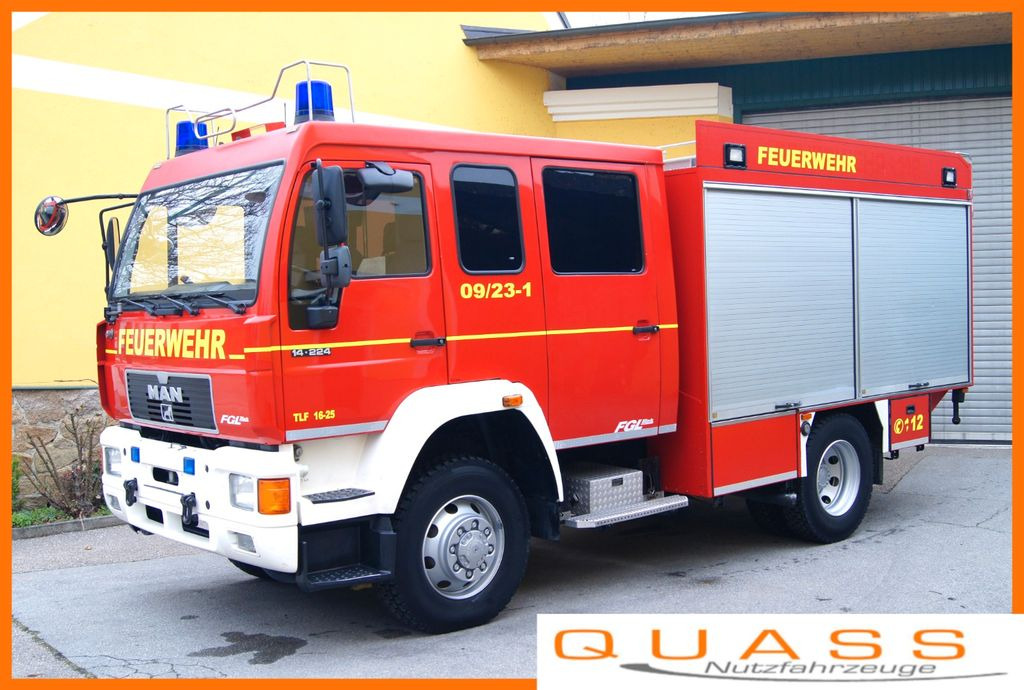 MAN 14.224 L80 4x4 /METZ TLF 16/25 Feuerwehr Expedition - Brandweerwagen: afbeelding 1 MAN 14.224 L80 4x4 /METZ TLF 16/25 Feuerwehr Expedition - Brandweerwagen: afbeelding 1