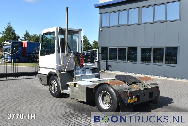 Terberg YT222 4x2 | TERMINAL TRUCK * NL KENTEKEN - Terminal trekker: afbeelding 4 Terberg YT222 4x2 | TERMINAL TRUCK * NL KENTEKEN - Terminal trekker: afbeelding 4