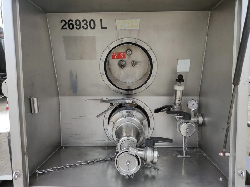 Burg 26930 Liter tankoplegger 1 kamer - Tankoplegger: afbeelding 3 Burg 26930 Liter tankoplegger 1 kamer - Tankoplegger: afbeelding 3