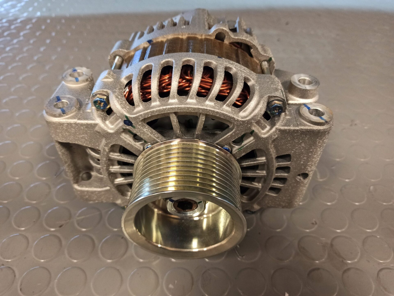 SCANIA ALTERNATOR - 2398370 - Dynamo voor Vrachtwagen: afbeelding 1 SCANIA ALTERNATOR - 2398370 - Dynamo voor Vrachtwagen: afbeelding 1