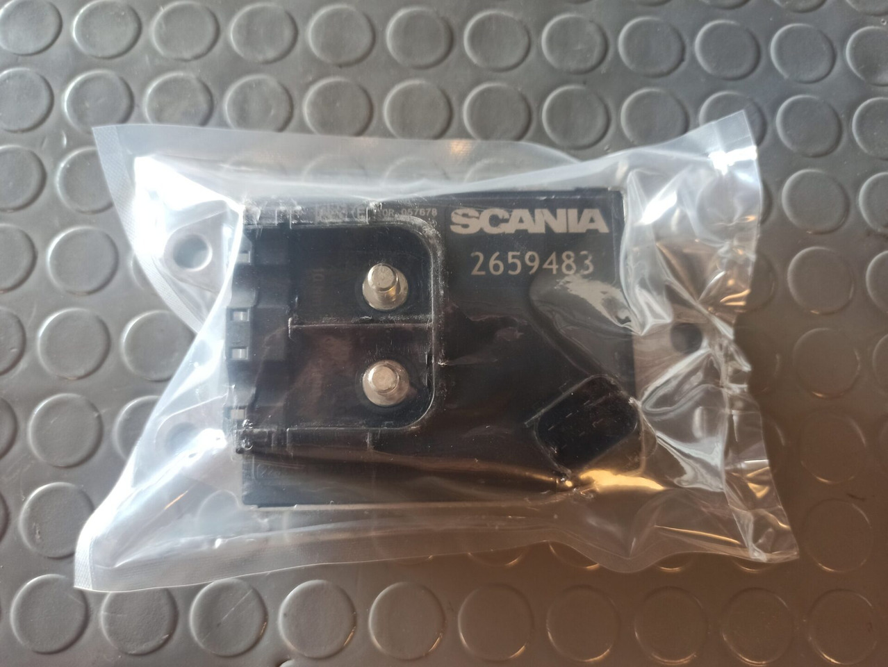 SCANIA BATTERY EQUALISER - 2659483 - Elektrisch systeem voor Vrachtwagen: afbeelding 1 SCANIA BATTERY EQUALISER - 2659483 - Elektrisch systeem voor Vrachtwagen: afbeelding 1