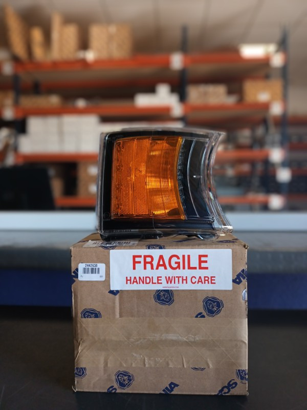 SCANIA DIRECTION INDICATOR LAMP - 2442638 - Elektrisch systeem voor Vrachtwagen: afbeelding 1 SCANIA DIRECTION INDICATOR LAMP - 2442638 - Elektrisch systeem voor Vrachtwagen: afbeelding 1
