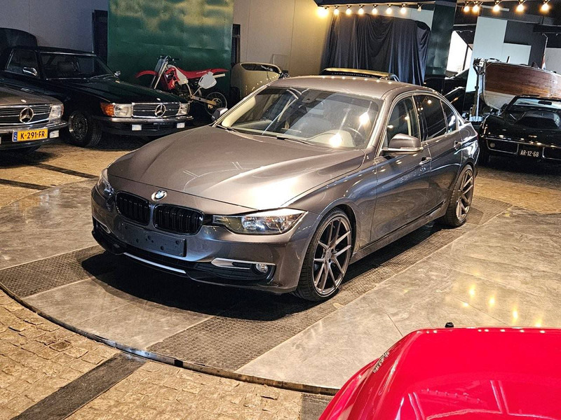 BMW 3-Reeks (F30) _ 320d - Sedan: afbeelding 1 BMW 3-Reeks (F30) _ 320d - Sedan: afbeelding 1
