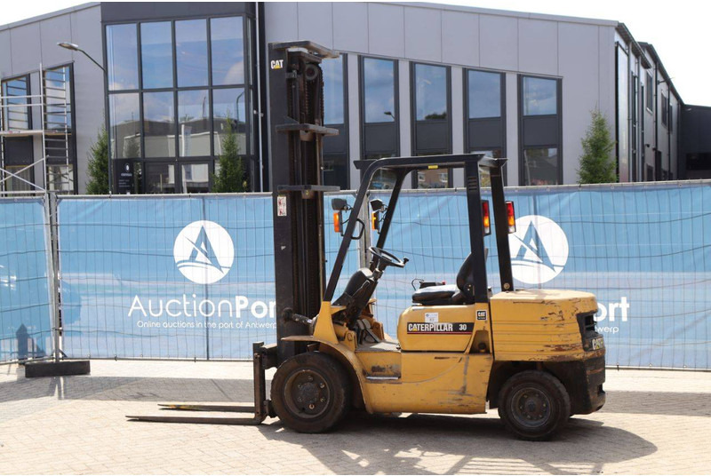Caterpillar DP30 - Diesel heftruck: afbeelding 3 Caterpillar DP30 - Diesel heftruck: afbeelding 3