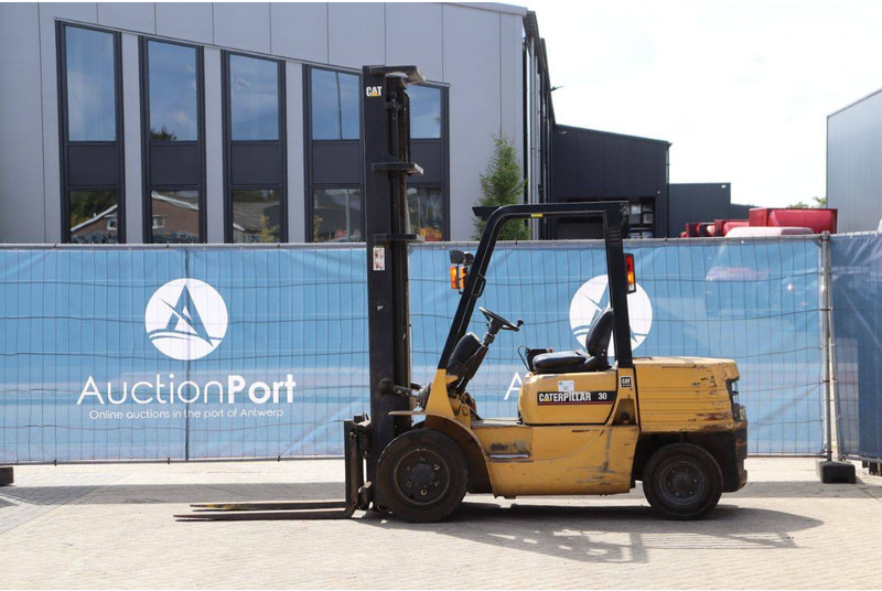 Caterpillar DP30 - Diesel heftruck: afbeelding 2 Caterpillar DP30 - Diesel heftruck: afbeelding 2