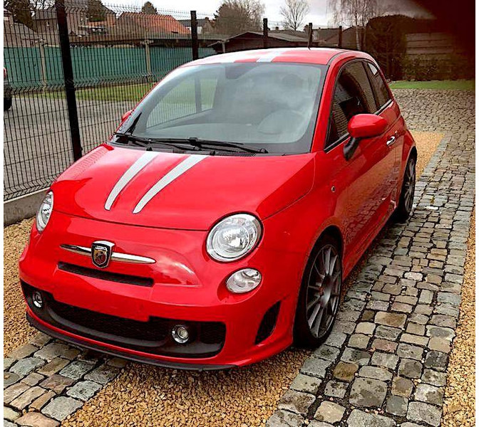 Fiat 500 Abarth Tributo Ferrari (limited 142/200) - Sedan: afbeelding 1 Fiat 500 Abarth Tributo Ferrari (limited 142/200) - Sedan: afbeelding 1