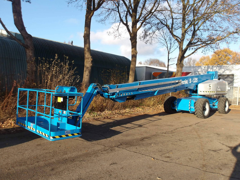 Genie S-125 - Telescoophoogwerker: afbeelding 3 Genie S-125 - Telescoophoogwerker: afbeelding 3