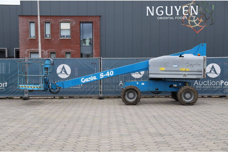 Genie S-40 - Telescoophoogwerker: afbeelding 2 Genie S-40 - Telescoophoogwerker: afbeelding 2