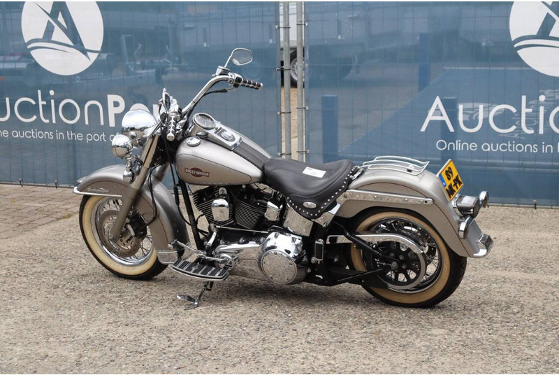 Harley-Davidson Heritage Softail Classic FLSTC - Motorfiets: afbeelding 3 Harley-Davidson Heritage Softail Classic FLSTC - Motorfiets: afbeelding 3