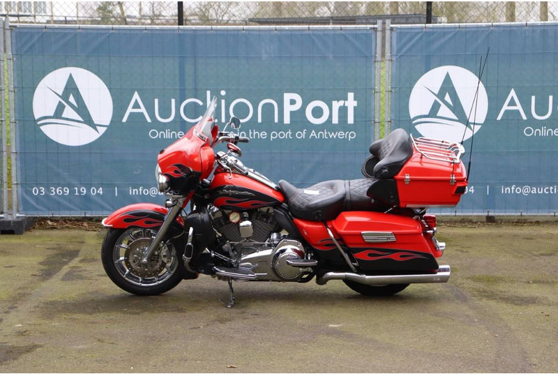 Harley-Davidson Ultra Glide CVO - Motorfiets: afbeelding 2 Harley-Davidson Ultra Glide CVO - Motorfiets: afbeelding 2