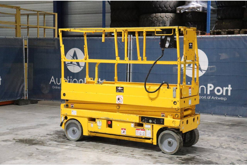 Haulotte Compact 8 - Schaarlift: afbeelding 3 Haulotte Compact 8 - Schaarlift: afbeelding 3