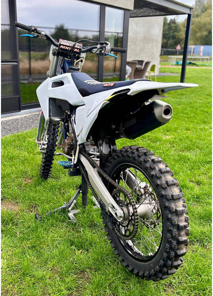 Husqvarna 250 F - Motorfiets: afbeelding 2 Husqvarna 250 F - Motorfiets: afbeelding 2