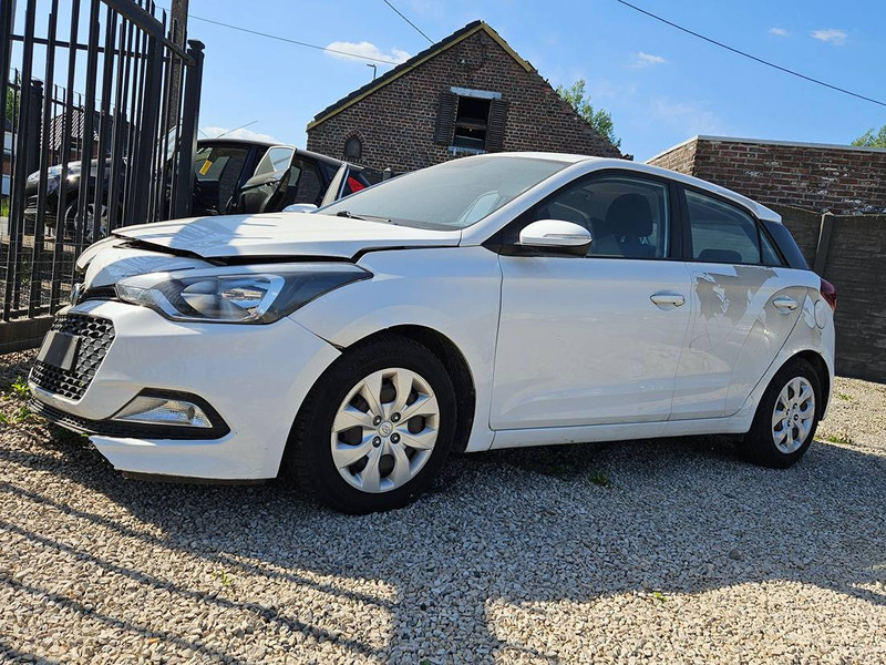 Hyundai i20 (II) 1.2 - Sedan: afbeelding 2 Hyundai i20 (II) 1.2 - Sedan: afbeelding 2