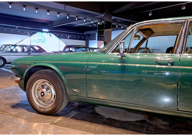 Jaguar XJ (series II) 4.2 Automatic - Sedan: afbeelding 2 Jaguar XJ (series II) 4.2 Automatic - Sedan: afbeelding 2