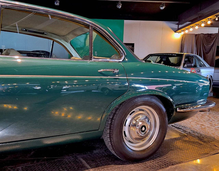 Jaguar XJ (series II) 4.2 Automatic - Sedan: afbeelding 3 Jaguar XJ (series II) 4.2 Automatic - Sedan: afbeelding 3
