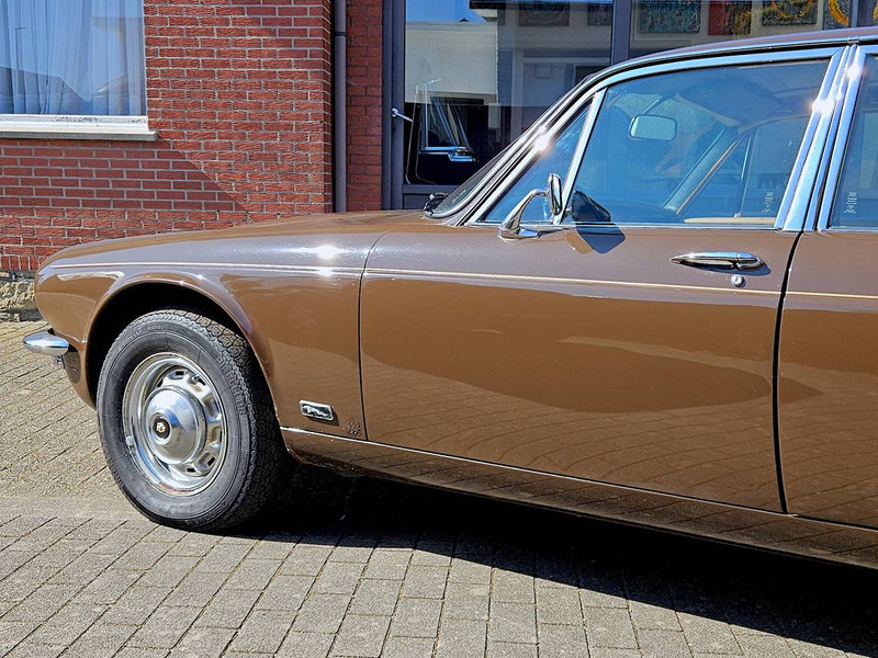 Jaguar 'XJ (series II) 4.2 Automatic - Sedan: afbeelding 5 Jaguar 'XJ (series II) 4.2 Automatic - Sedan: afbeelding 5