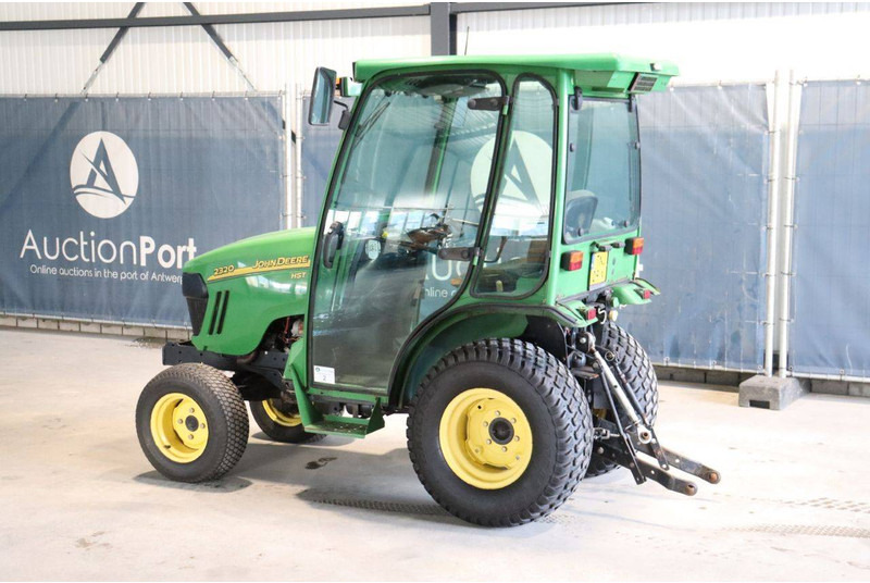 John Deere 2320 - Tractor: afbeelding 3 John Deere 2320 - Tractor: afbeelding 3