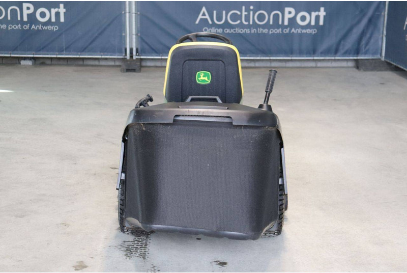 John Deere X166R - Gazonmaaier: afbeelding 4 John Deere X166R - Gazonmaaier: afbeelding 4