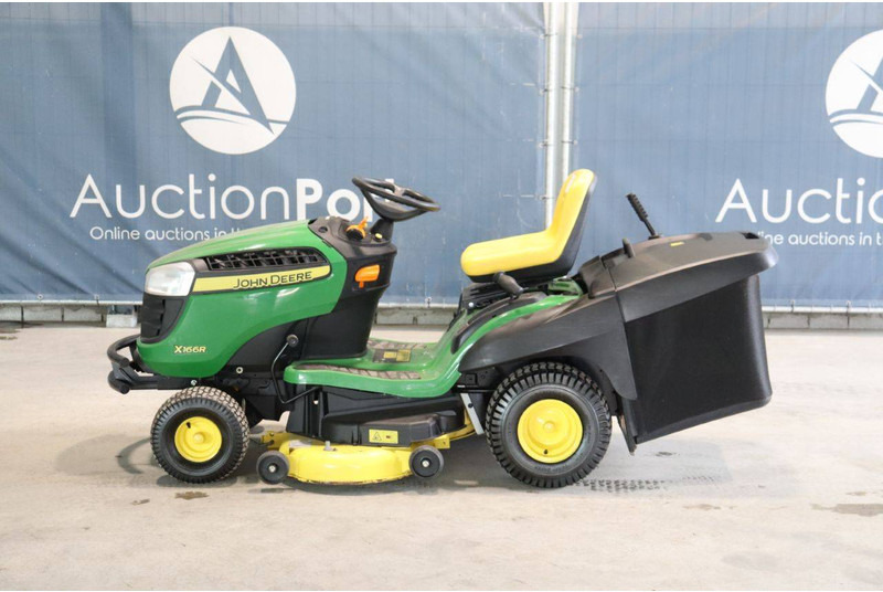 John Deere X166R - Gazonmaaier: afbeelding 2 John Deere X166R - Gazonmaaier: afbeelding 2