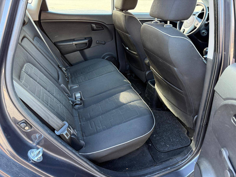 Sedan Kia Venga (I) 1.4 CVVT: afbeelding 12