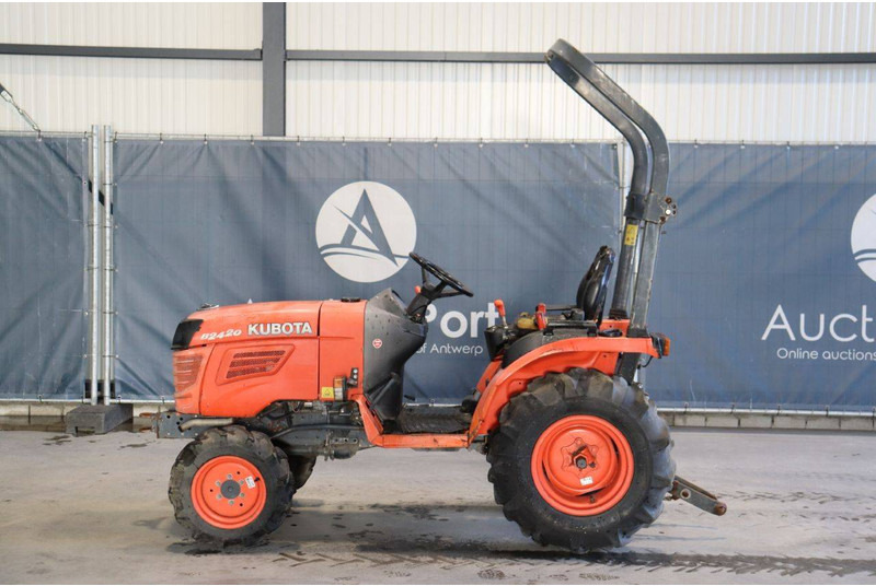 Kubota B2420 - Tractor: afbeelding 2 Kubota B2420 - Tractor: afbeelding 2