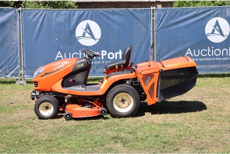 Kubota GR2120 - Gazonmaaier: afbeelding 2 Kubota GR2120 - Gazonmaaier: afbeelding 2