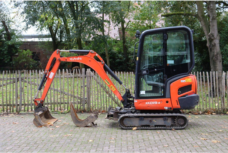 Kubota KX019-4 - Minigraafmachine: afbeelding 2 Kubota KX019-4 - Minigraafmachine: afbeelding 2