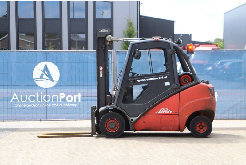Linde H30T - Diesel heftruck: afbeelding 2 Linde H30T - Diesel heftruck: afbeelding 2