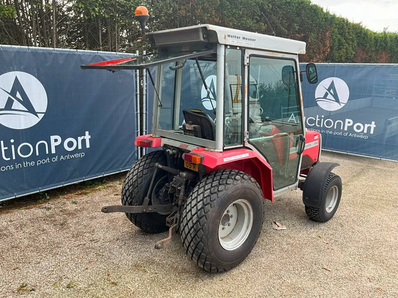 Massey Ferguson 1230 - Tractor: afbeelding 4 Massey Ferguson 1230 - Tractor: afbeelding 4
