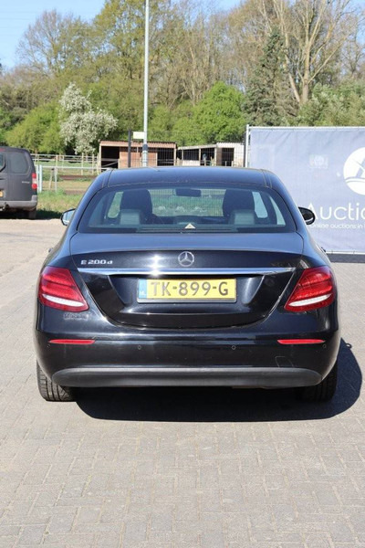 Mercedes-Benz E-Klasse 200 D - Sedan: afbeelding 4 Mercedes-Benz E-Klasse 200 D - Sedan: afbeelding 4