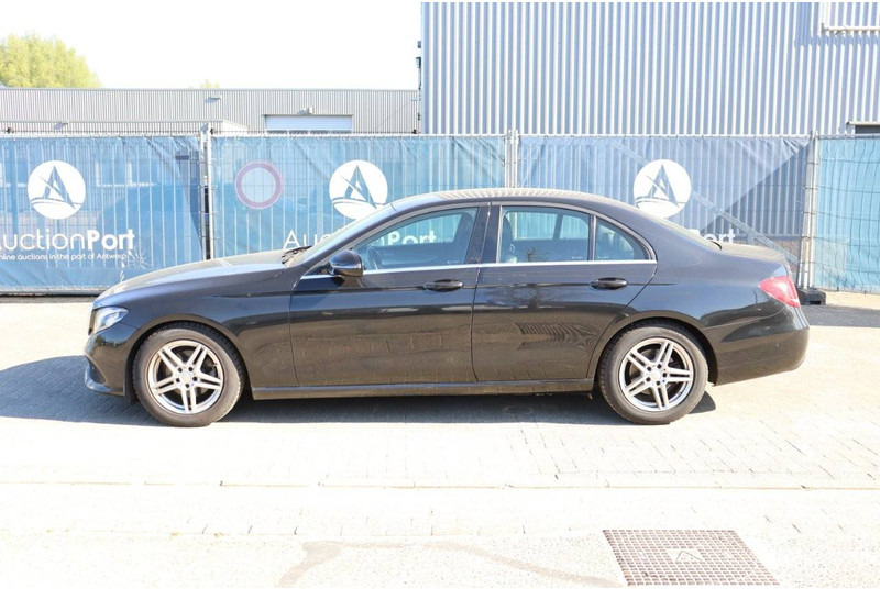 Mercedes-Benz E-Klasse 200 D - Sedan: afbeelding 2 Mercedes-Benz E-Klasse 200 D - Sedan: afbeelding 2