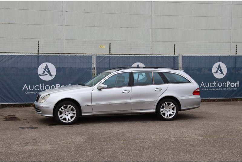 Mercedes-Benz E-Klasse E500 4-MATIC - Personenwagen: afbeelding 1 Mercedes-Benz E-Klasse E500 4-MATIC - Personenwagen: afbeelding 1