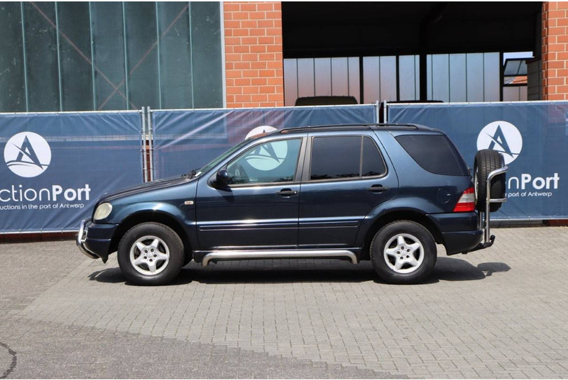 Mercedes-Benz M-Klasse ML 320 - SUV: afbeelding 2 Mercedes-Benz M-Klasse ML 320 - SUV: afbeelding 2