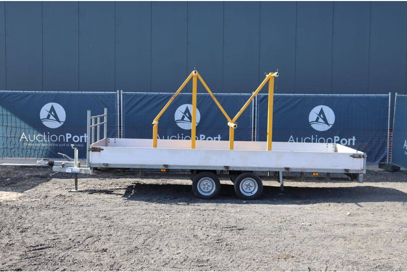 NH PLATEAU - Open/ Plateau aanhangwagen: afbeelding 2 NH PLATEAU - Open/ Plateau aanhangwagen: afbeelding 2