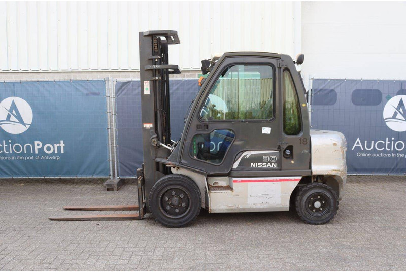 Nissan 30 - Elektrische heftruck: afbeelding 2 Nissan 30 - Elektrische heftruck: afbeelding 2