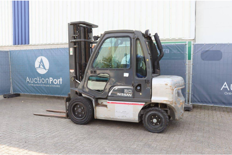 Nissan 30 - Elektrische heftruck: afbeelding 3 Nissan 30 - Elektrische heftruck: afbeelding 3