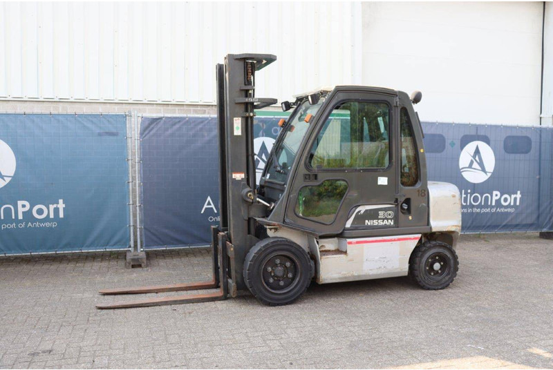 Nissan 30 - Elektrische heftruck: afbeelding 1 Nissan 30 - Elektrische heftruck: afbeelding 1