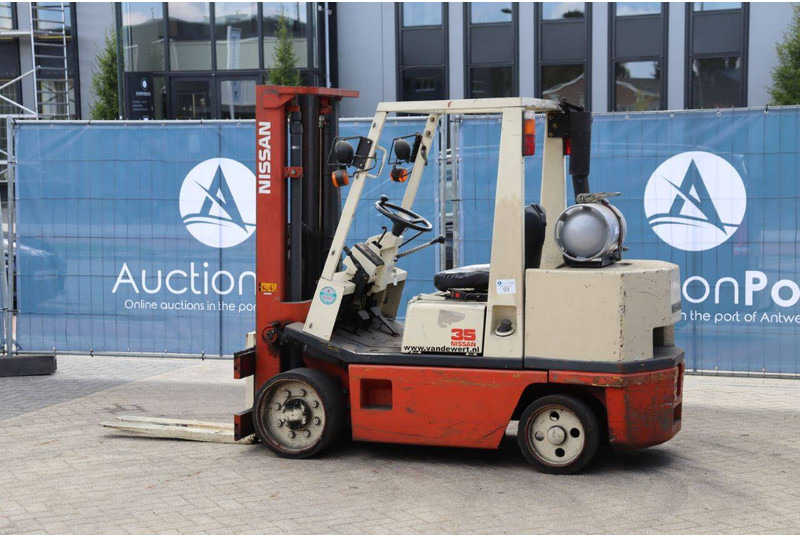 Nissan KCUGH02F350 - LPG heftruck: afbeelding 3 Nissan KCUGH02F350 - LPG heftruck: afbeelding 3