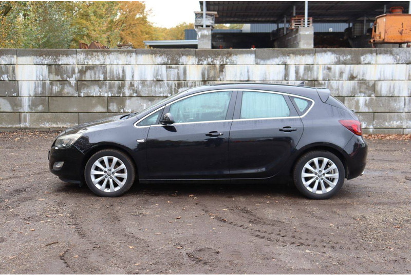 Opel Astra - Sedan: afbeelding 2 Opel Astra - Sedan: afbeelding 2