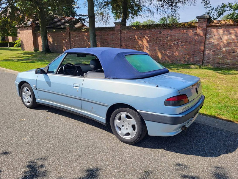 Peugeot 306 Cabriolet 1.6 Automatic - Sedan: afbeelding 3 Peugeot 306 Cabriolet 1.6 Automatic - Sedan: afbeelding 3
