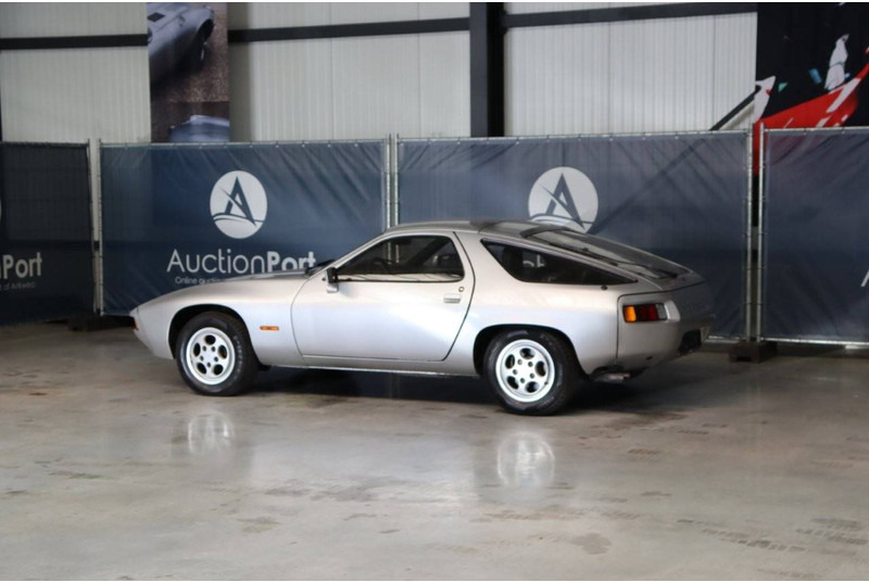 Porsche 928 - Sedan: afbeelding 3 Porsche 928 - Sedan: afbeelding 3