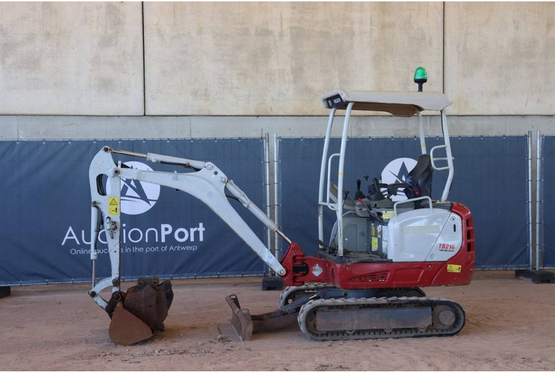 Takeuchi TB216 - Minigraafmachine: afbeelding 1 Takeuchi TB216 - Minigraafmachine: afbeelding 1