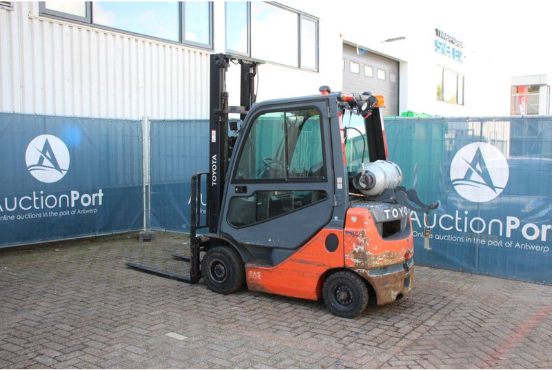 Toyota 02-8FGF18 - LPG heftruck: afbeelding 3 Toyota 02-8FGF18 - LPG heftruck: afbeelding 3