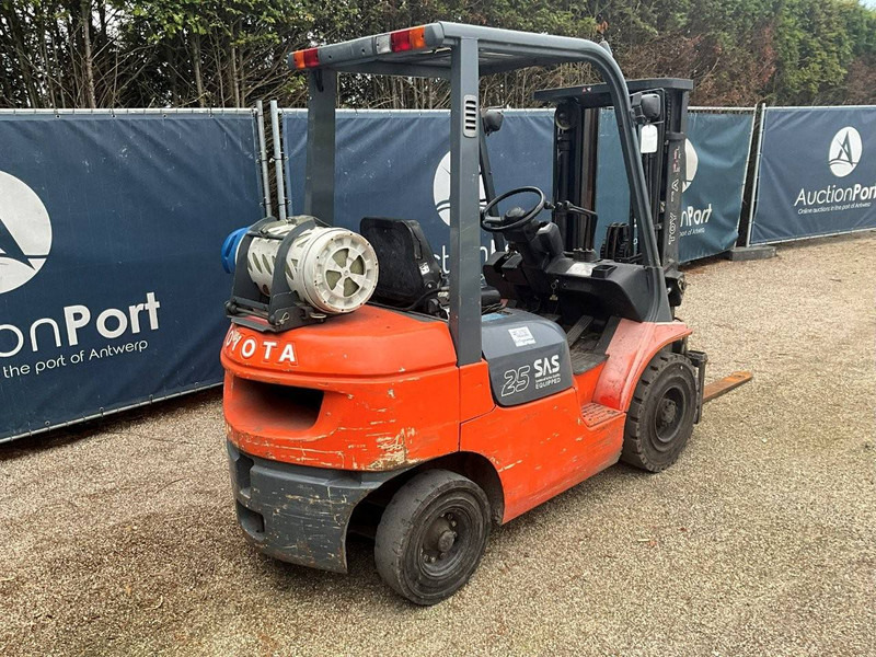 Toyota 42-7FGF25 - LPG heftruck: afbeelding 3 Toyota 42-7FGF25 - LPG heftruck: afbeelding 3